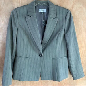 **NEW Le Suit Single Button Pinstripe Blazer